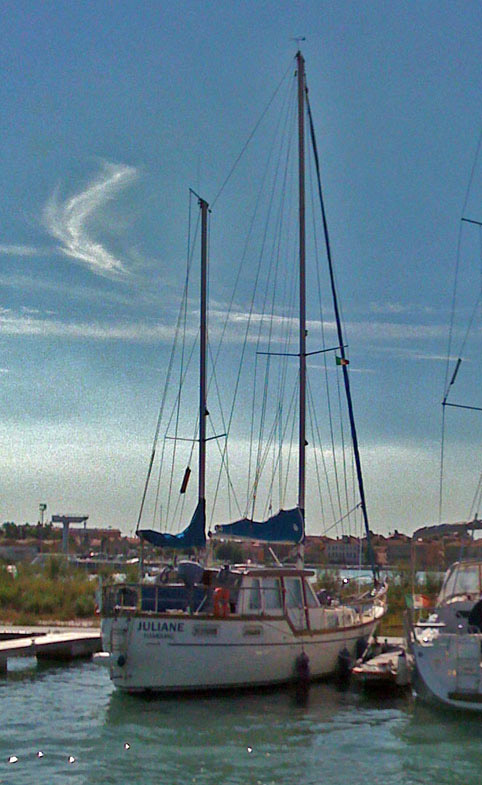 [Immagine: 2010511165936_Esterno barca.jpg]